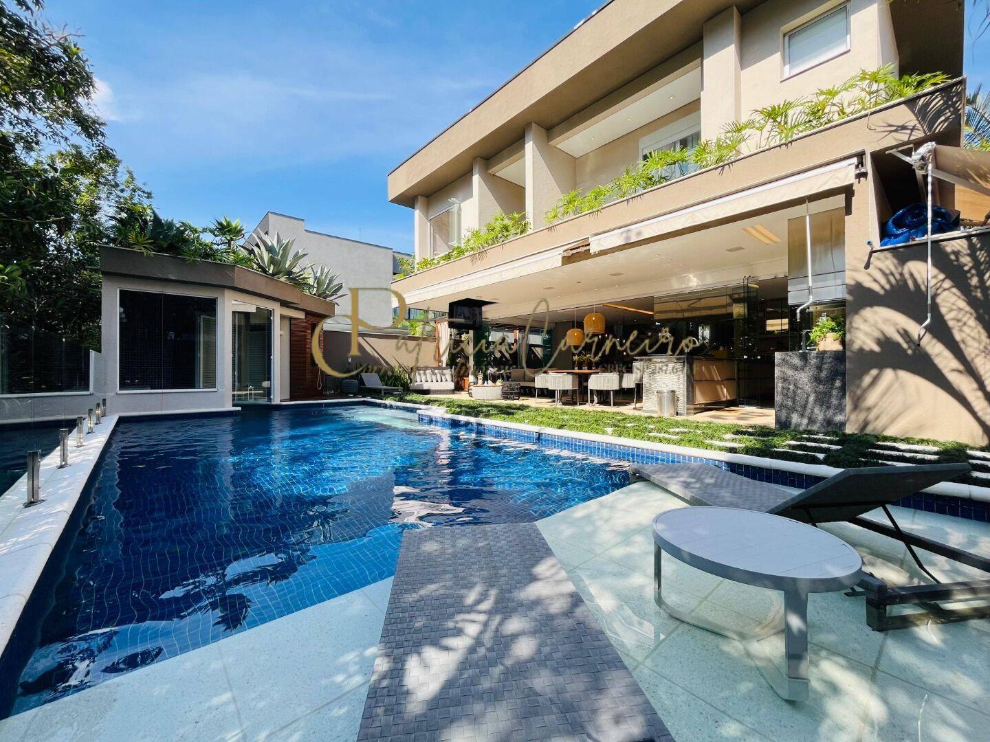 Casa, 7 quartos, 430 m² - Foto 1