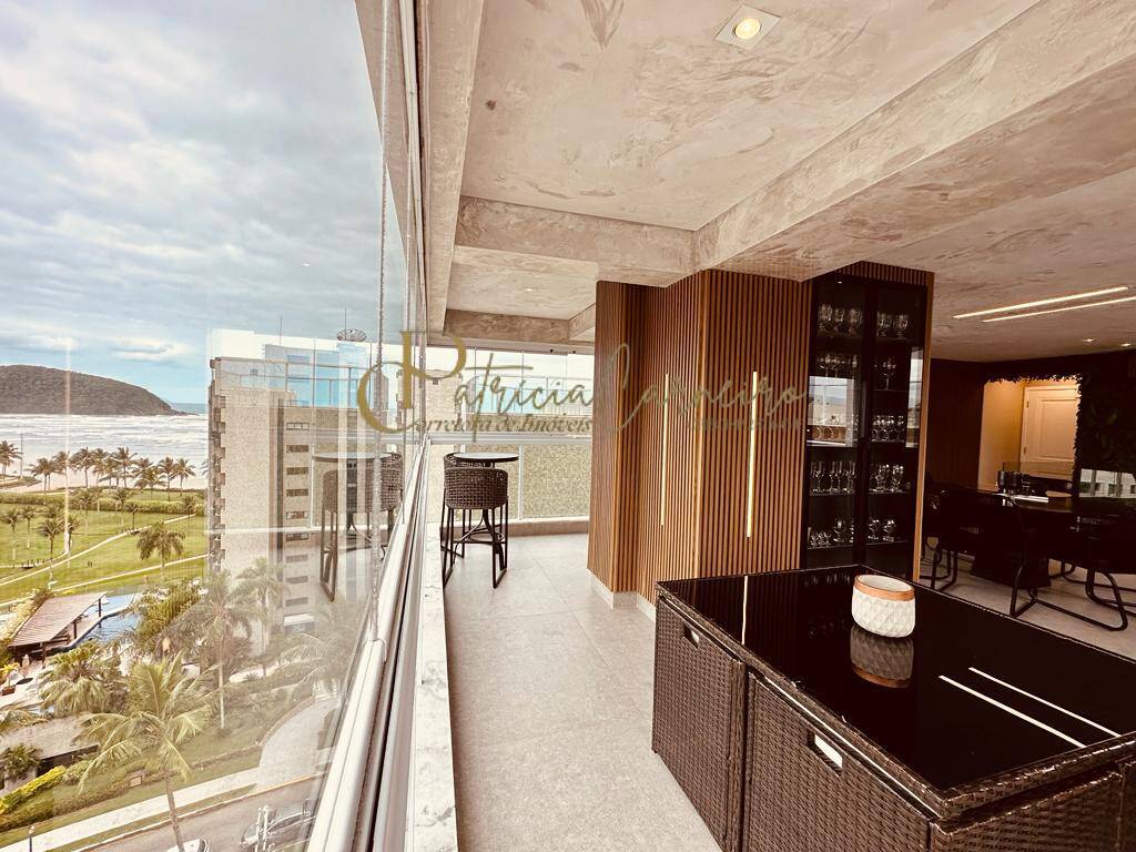 Cobertura, 3 quartos, 214 m² - Foto 1