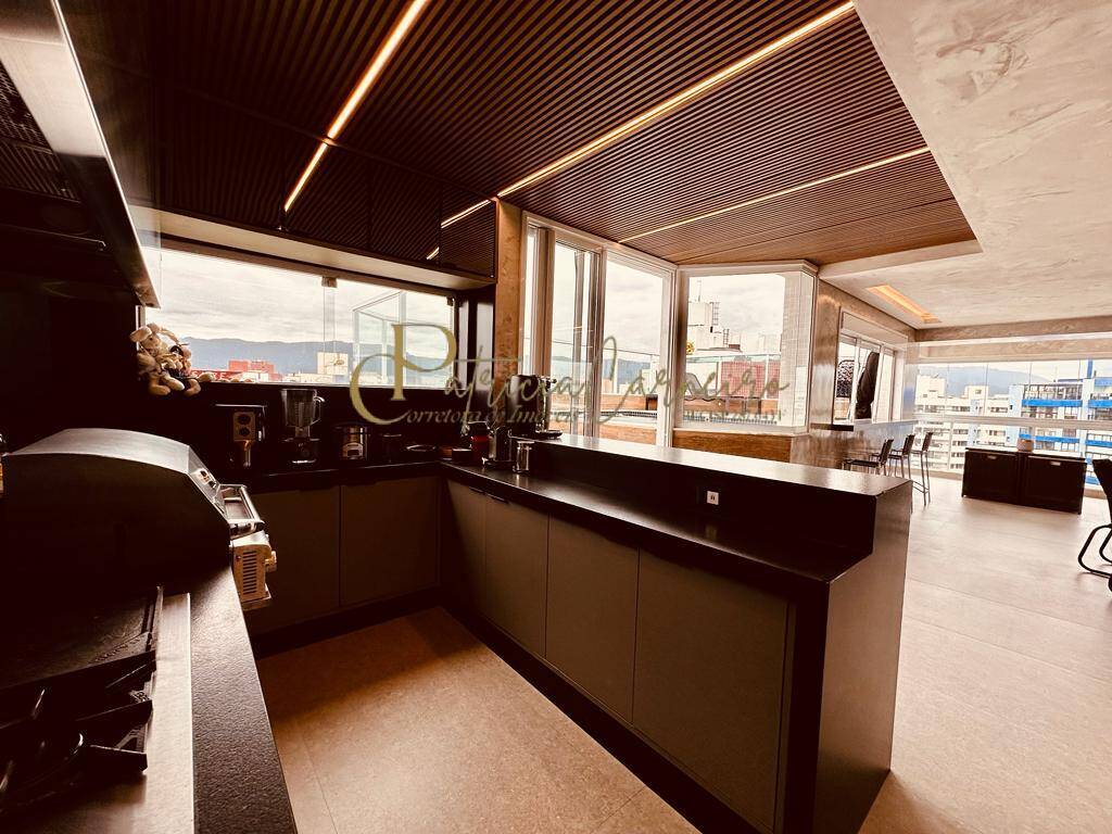 Cobertura, 3 quartos, 214 m² - Foto 13