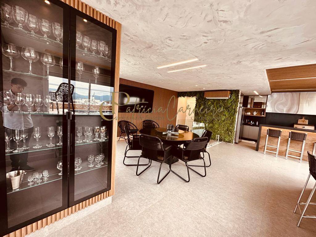 Cobertura, 3 quartos, 214 m² - Foto 9