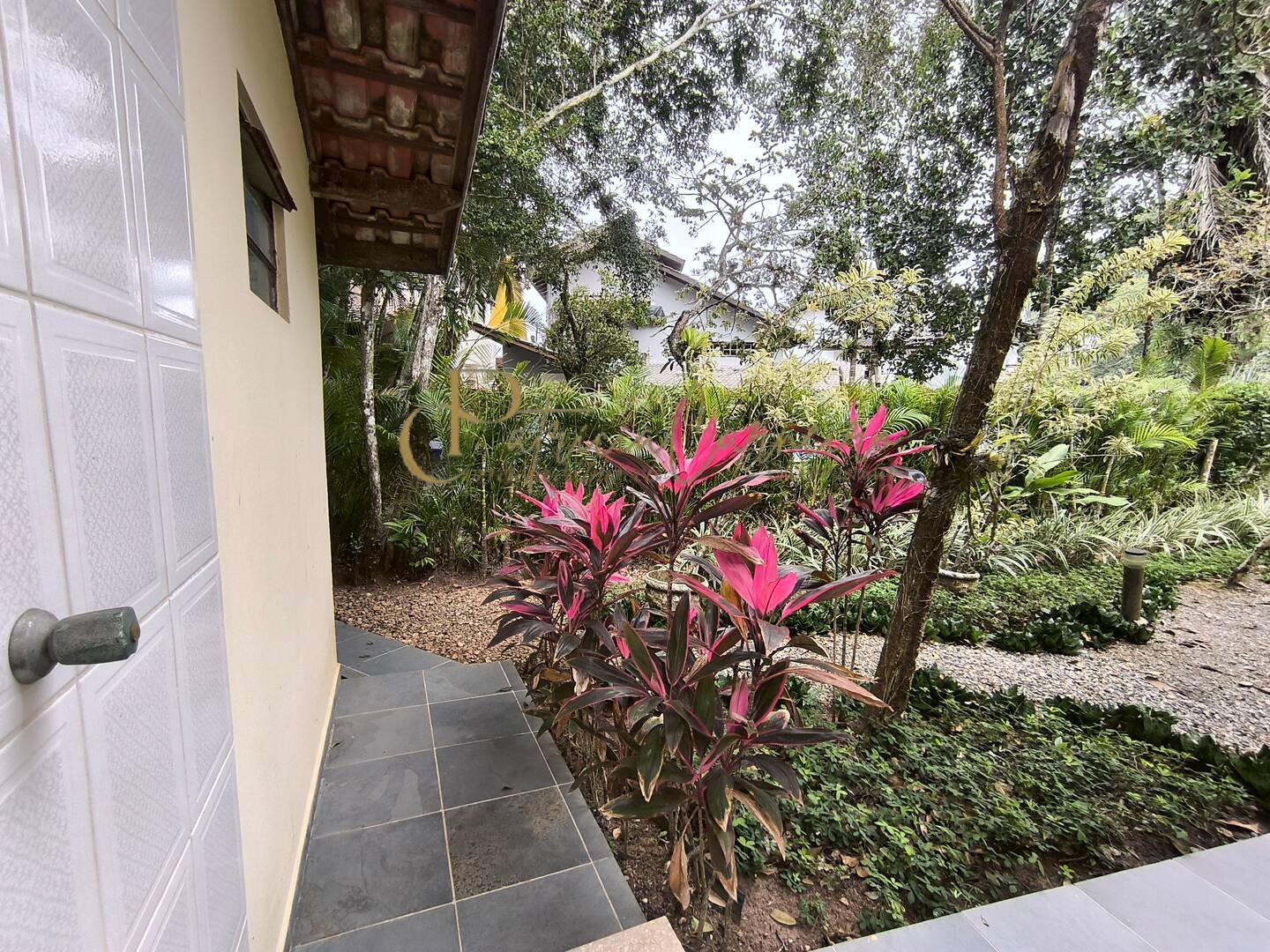 Casa, 5 quartos, 265 m² - Foto 2