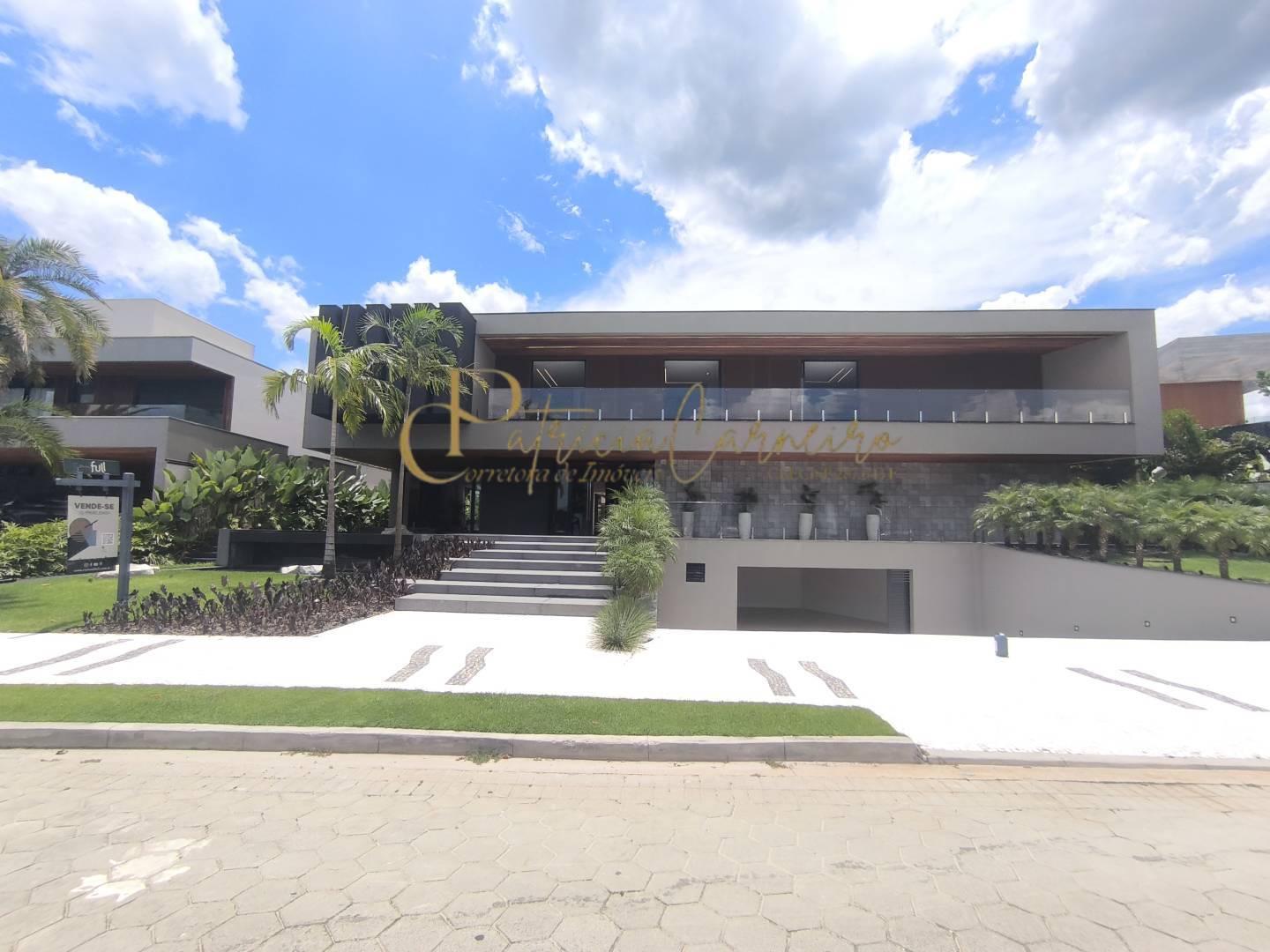 Casa, 7 quartos, 1335 m² - Foto 1